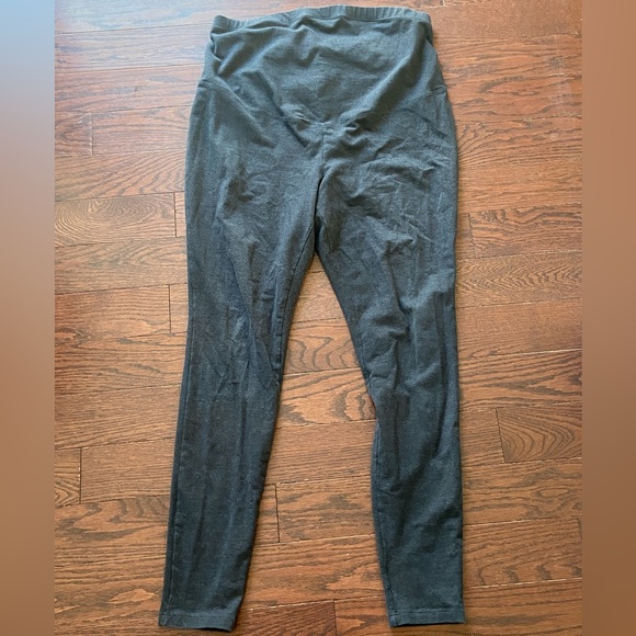 Two Old navy maternity leggings - Picture 7 of 8